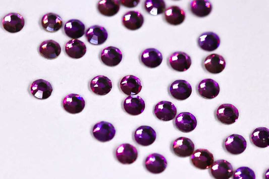 Bulk factory pack of Air Violet SS6 (2.0mm) light purple glass flatback rhinestones for professional nail art.