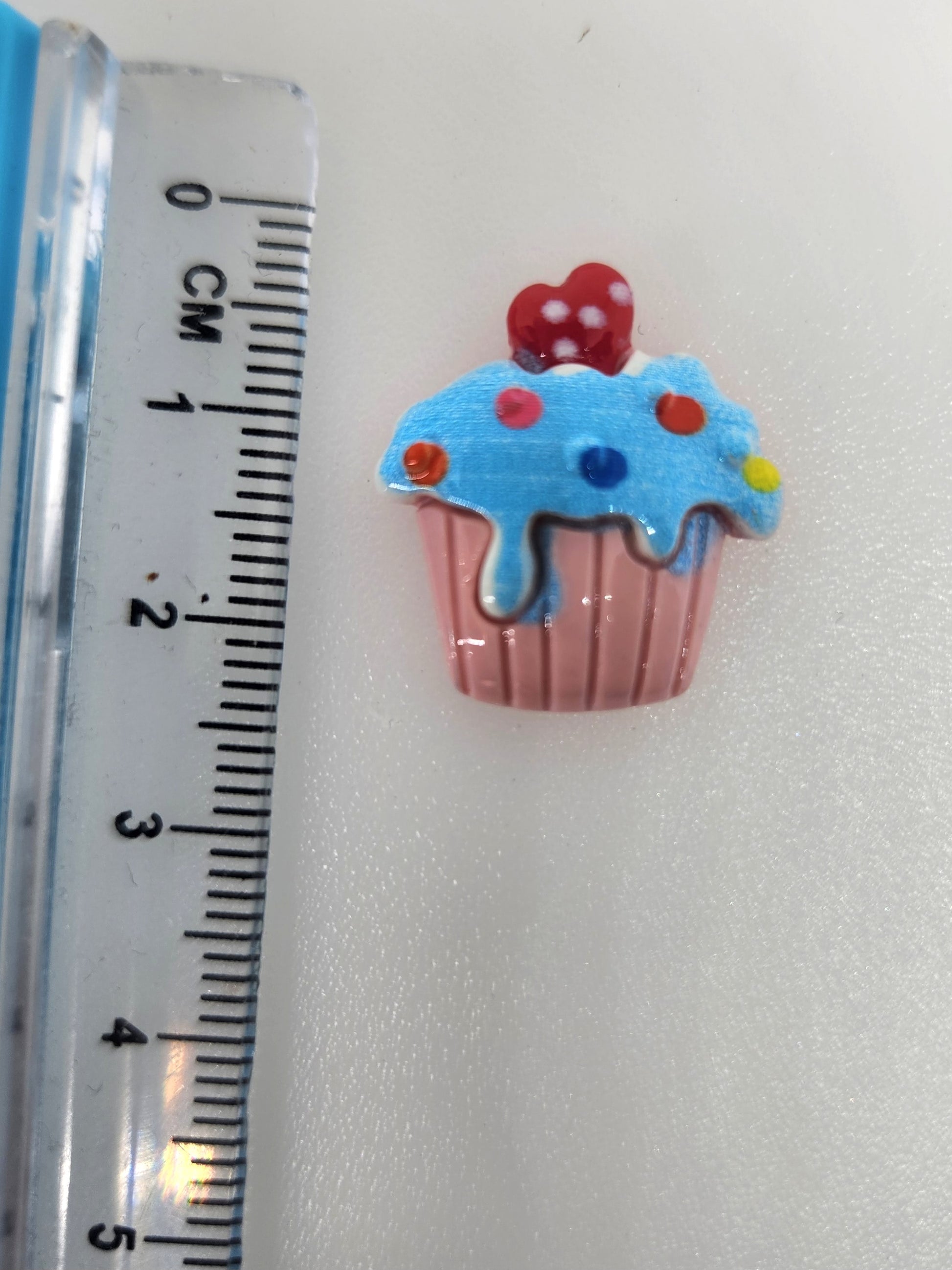 BLUE CUPCAKE CHARM X6 charm