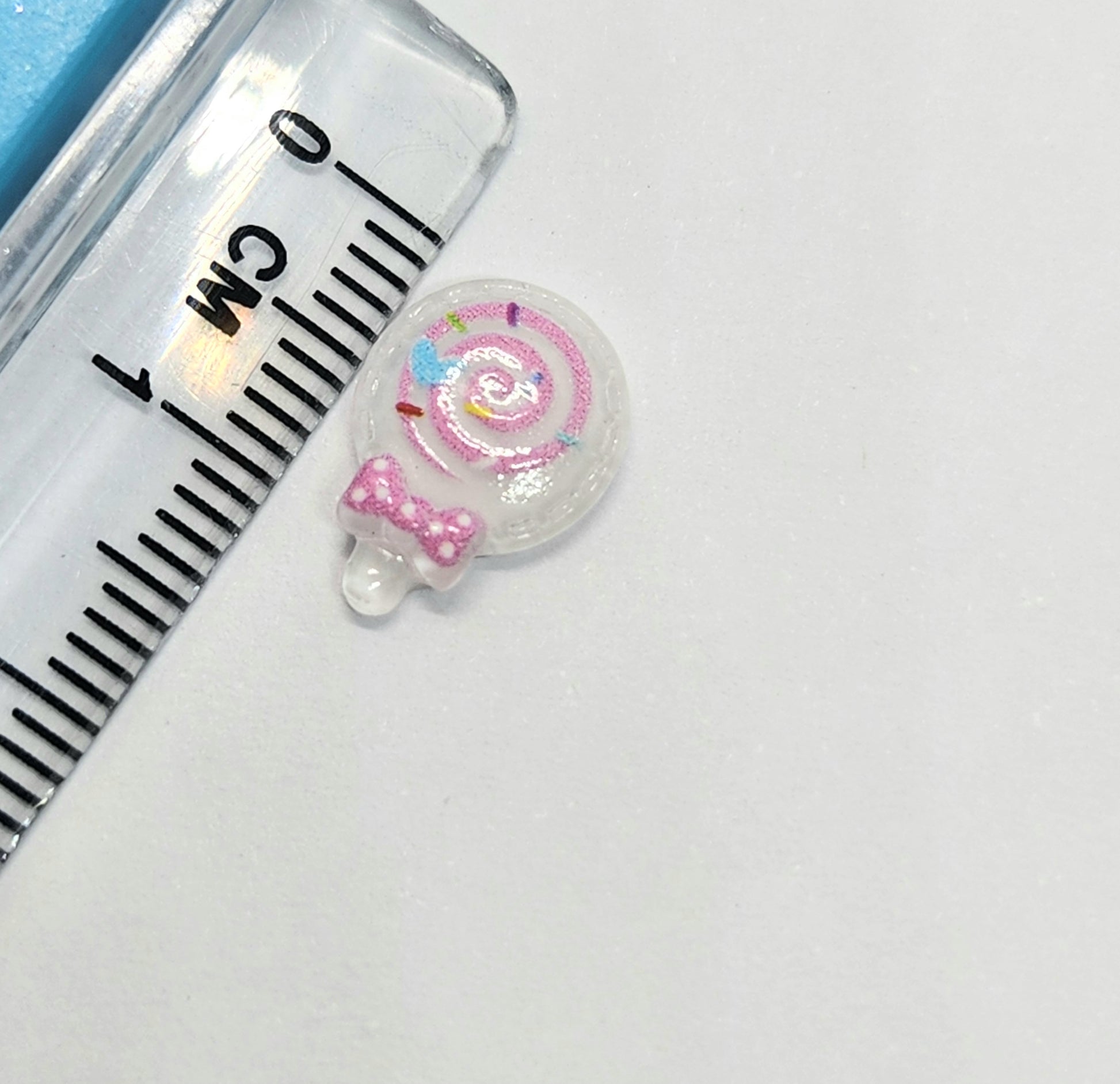 WHITE MINI SWIRL POP CHARM X6 charm