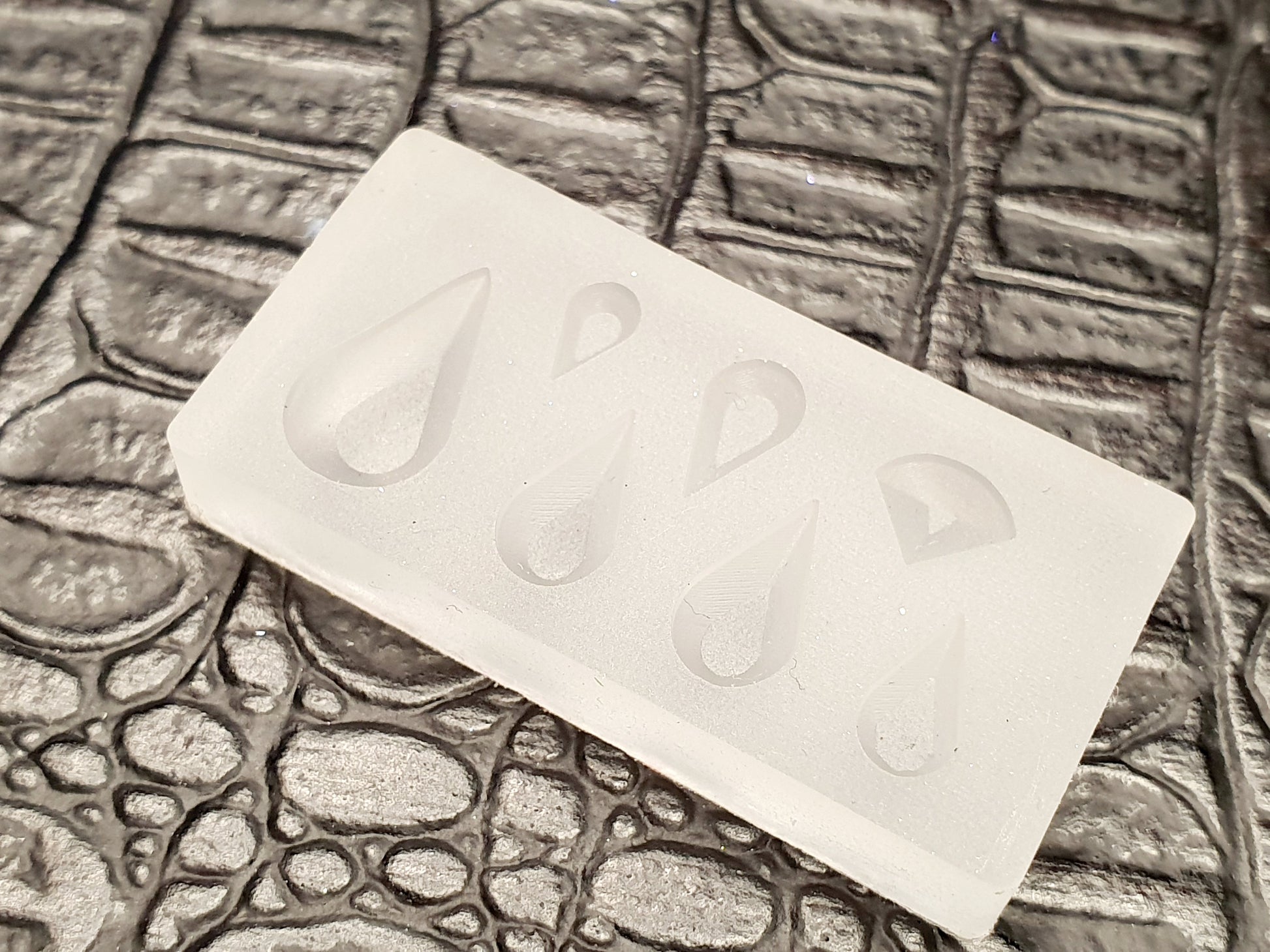 3D Mold - Design 3 resin mold The original Shimmer Cuticle Oil – Handcrafted in Melbourne since 2017 – First cuticle oil droppers to hit the Australian market