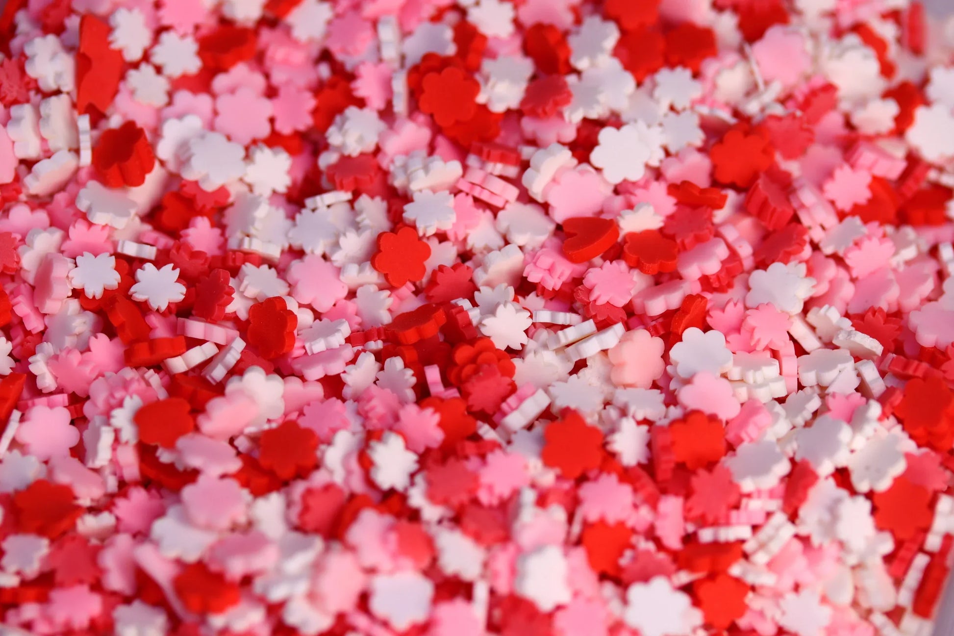 Red & white flower sprinkles - Unicorn Lab