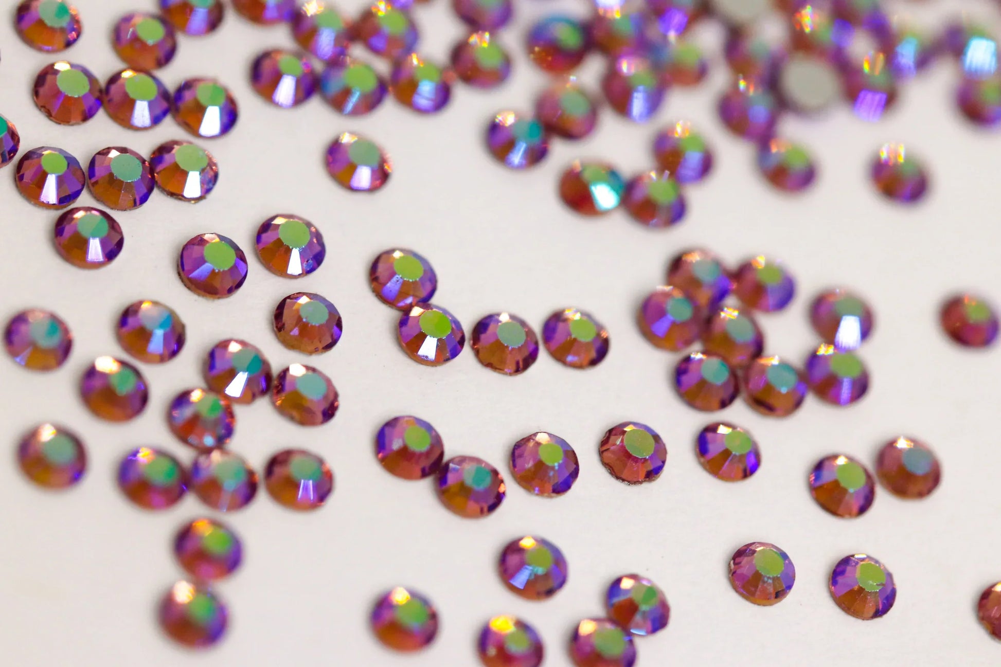 Light Amethyst AB SS6 (Unicorn Lab Rhinestones) - Unicorn Lab