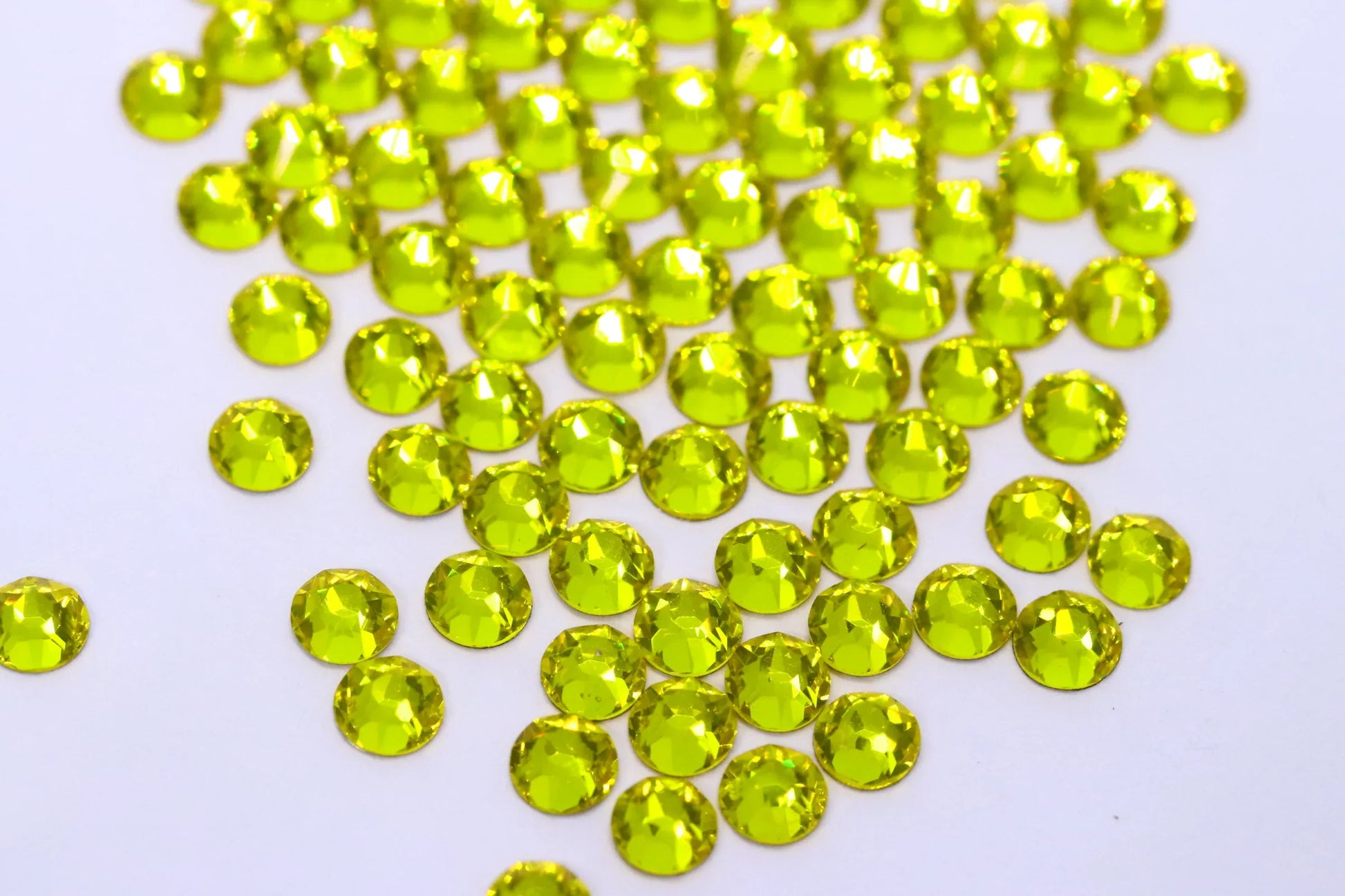 Citrine SS16 (Unicorn Lab Rhinestones) - Unicorn Lab