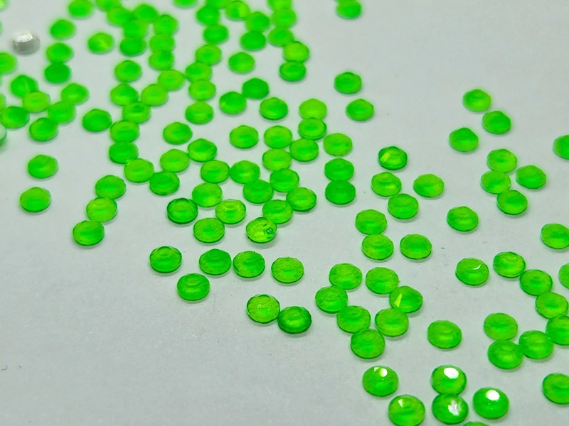 Neon Emerald SS6 - Unicorn Lab Rhinestones - Unicorn Lab