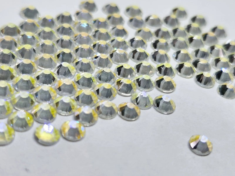 White Aurora SS16 glass rhinestones by Unicorn Lab - Unicorn Lab
