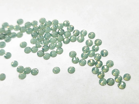 Green Opal SS6 - Unicorn Lab Rhinestones - Unicorn Lab