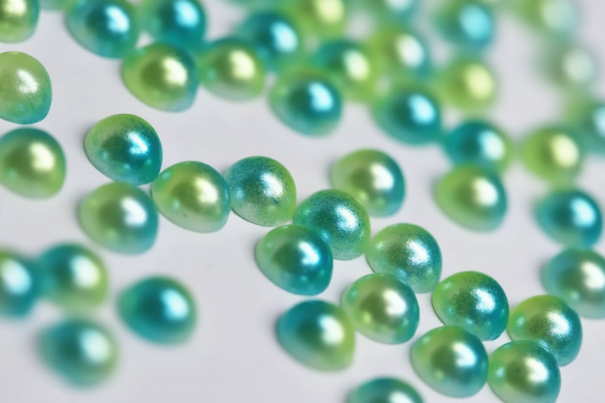 Green Iridescent Pearl 4mm - Unicorn Lab